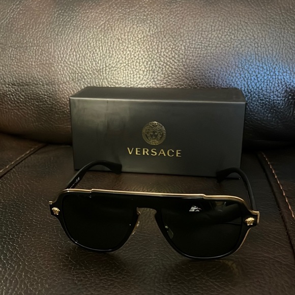 Versace unisex Ve2199 Medusa logo aviator sunglasses NWB - Picture 3 of 8